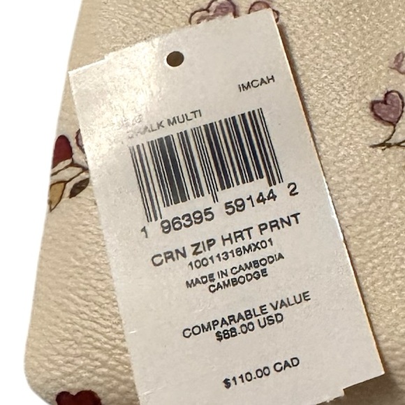 Coach Corner Zip Wristlet in Heart Pattern - Picture 4 of 4